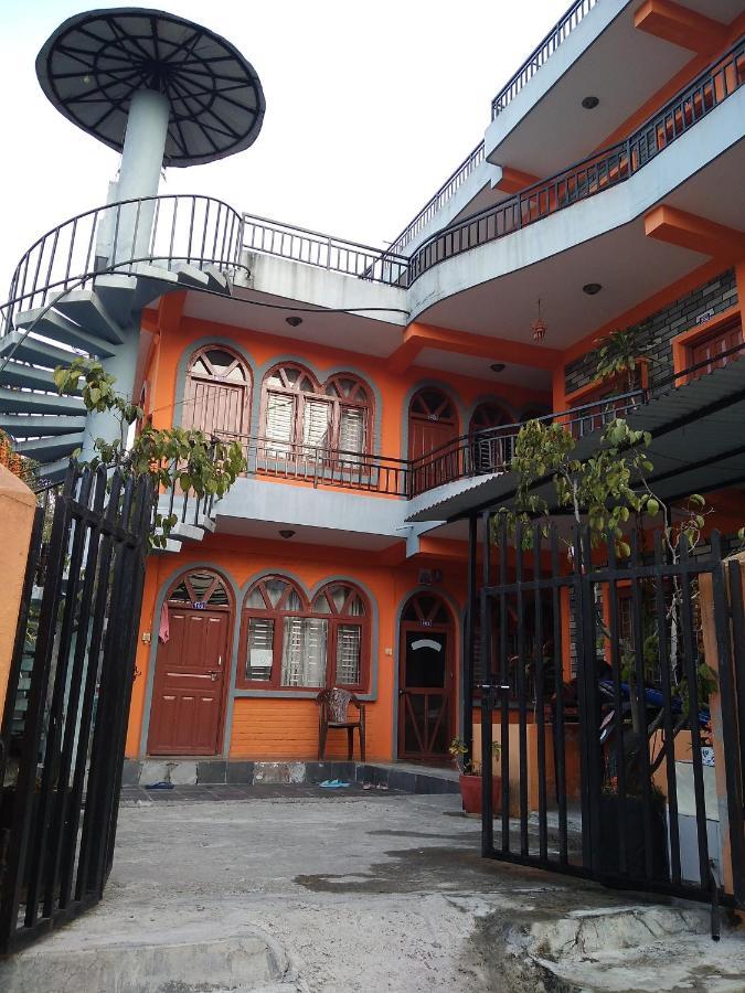 Paramount Guest House Pokhara Exterior foto